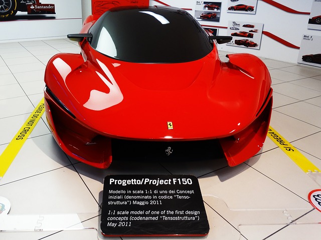 moderní Ferrari v autosalonu