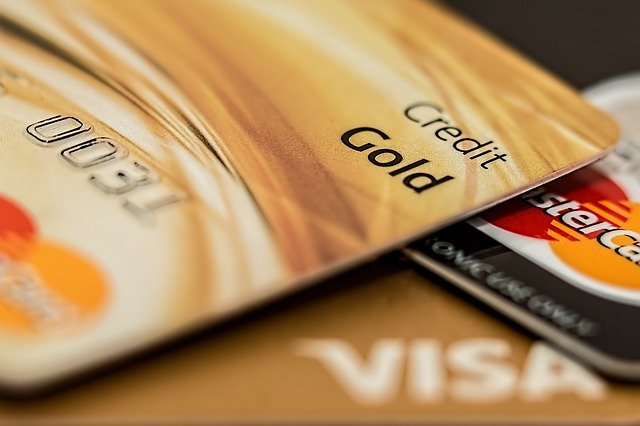 detail zlaté kreditní karty
