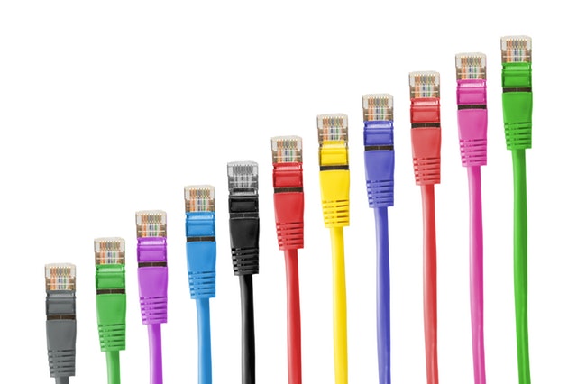 barevné kabely internet
